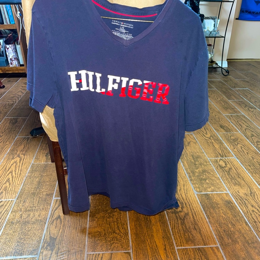 Tommy Hilfiger T-shirt size medium 9/10 condition
